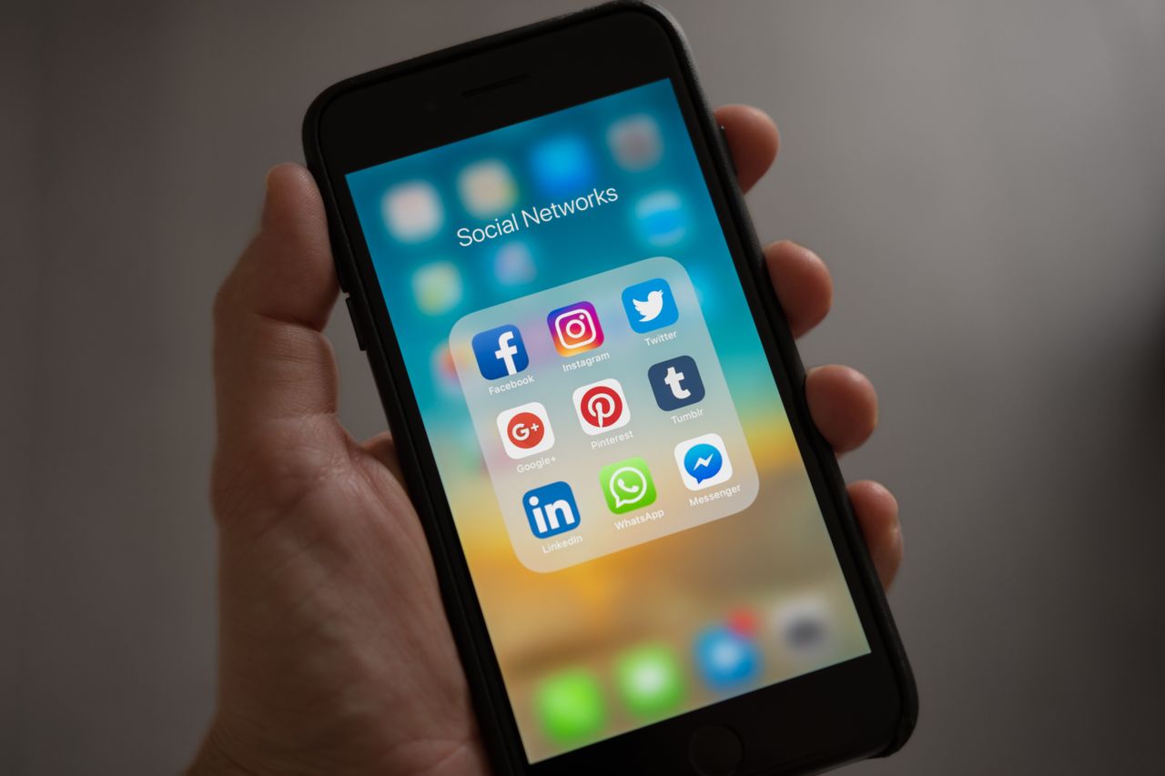 Mensajería en smartphone para conversaciones con clientes
